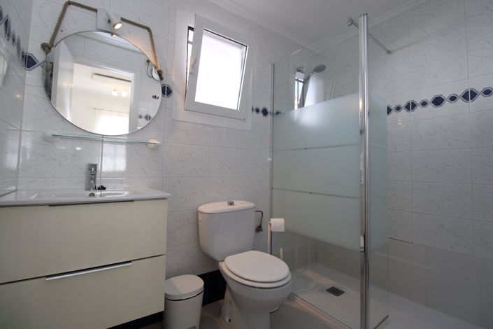 Image No.17-1 Bed Property for sale