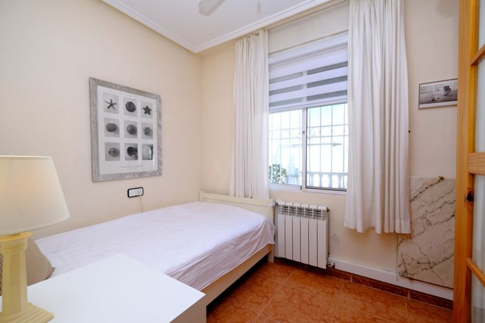 Image No.11-3 Bed Townhouse for sale