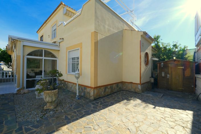 Image No.18-3 Bed Townhouse for sale