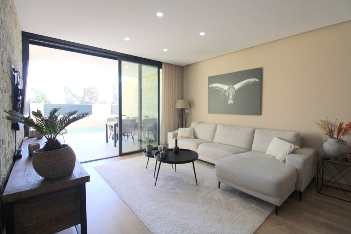 Image No.12-3 Bed Townhouse for sale