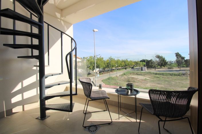 Image No.26-3 Bed Townhouse for sale