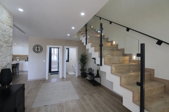 Image No.8-3 Bed Townhouse for sale