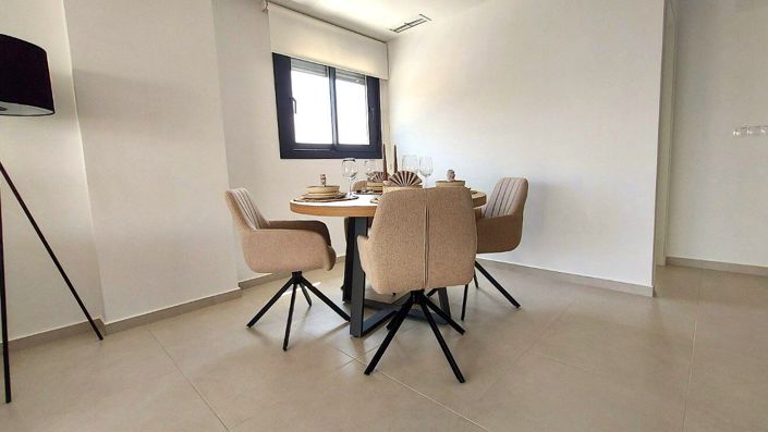 Image No.8-3 Bed Apartment for sale