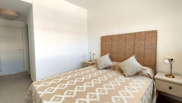 Image No.9-3 Bed Apartment for sale