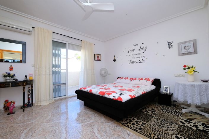 Image No.15-3 Bed Villa for sale