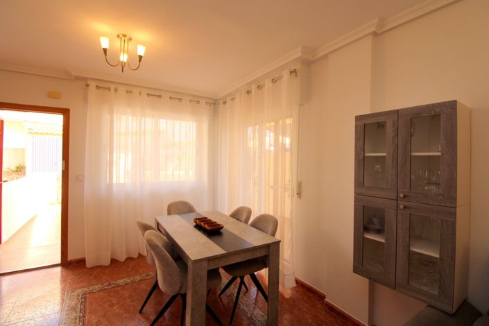 Image No.8-3 Bed Villa for sale