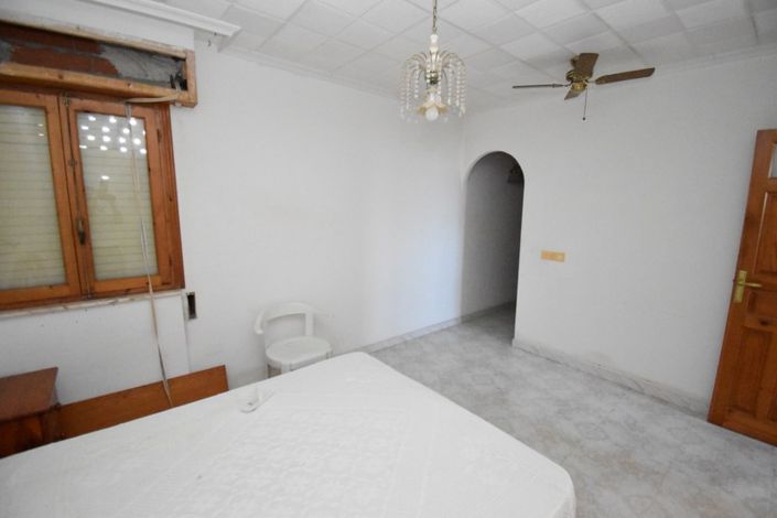 Image No.10-4 Bed Villa for sale