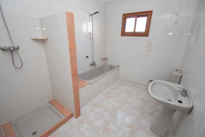 Image No.14-4 Bed Villa for sale