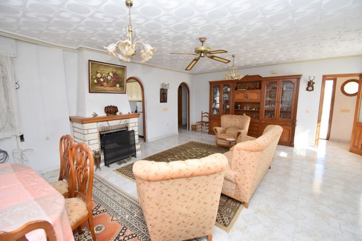 Image No.4-4 Bed Villa for sale