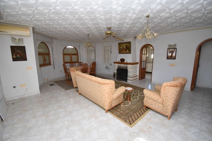 Image No.6-4 Bed Villa for sale