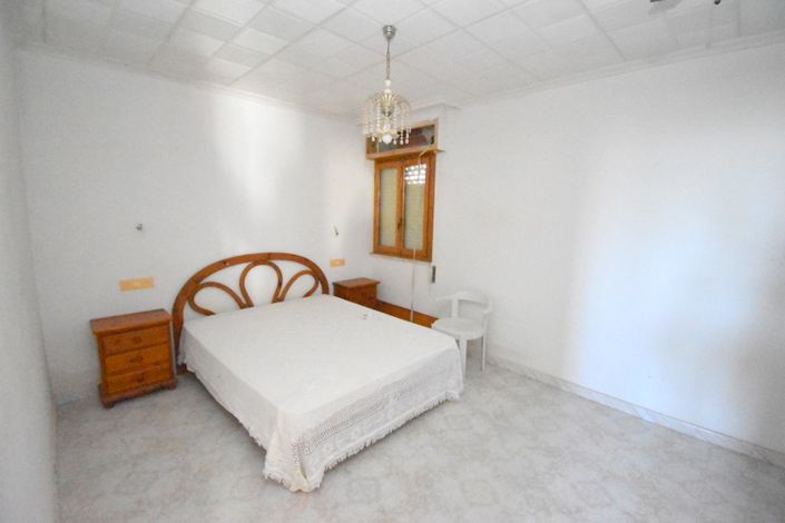 Image No.9-4 Bed Villa for sale