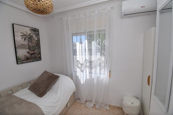 Image No.11-3 Bed Townhouse for sale