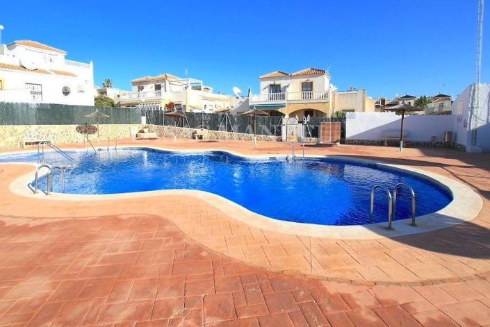 Image No.25-3 Bed Townhouse for sale