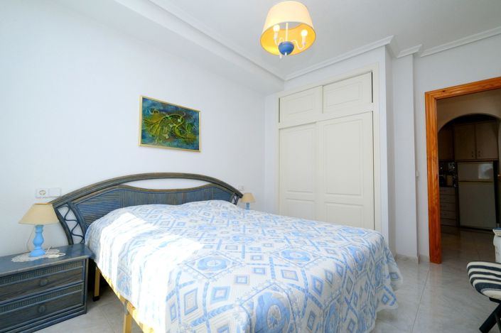 Image No.10-1 Bed Property for sale