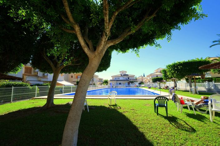 Image No.13-1 Bed Property for sale