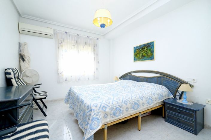 Image No.9-1 Bed Property for sale