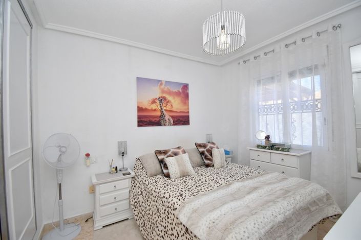 Image No.10-2 Bed Townhouse for sale