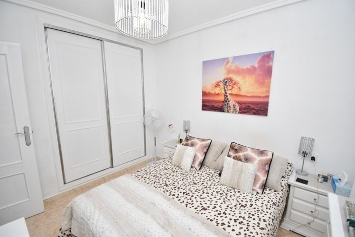 Image No.11-2 Bed Townhouse for sale