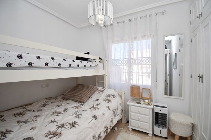 Image No.13-2 Bed Townhouse for sale