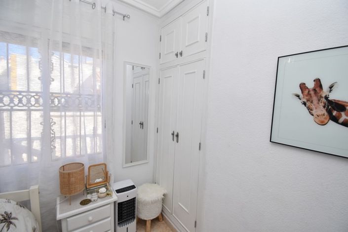 Image No.14-2 Bed Townhouse for sale