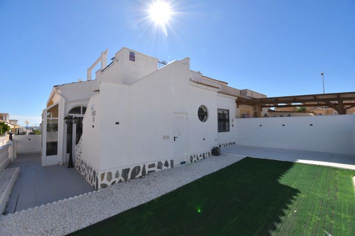 Image No.18-2 Bed Townhouse for sale