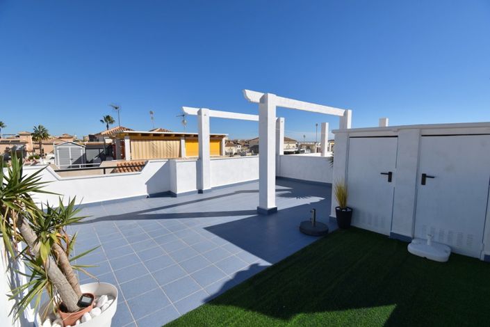 Image No.21-2 Bed Townhouse for sale