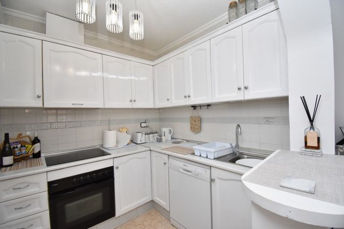 Image No.9-2 Bed Townhouse for sale