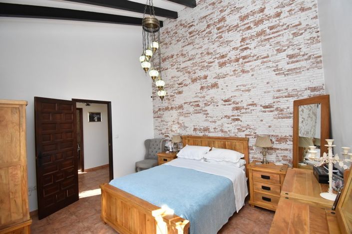 Image No.10-5 Bed Villa for sale