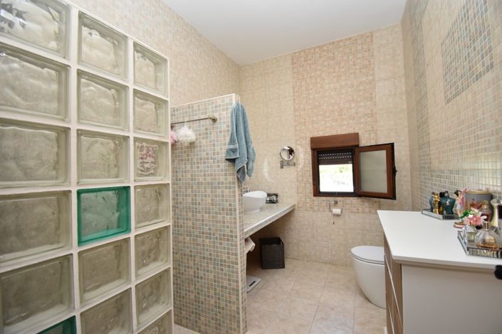 Image No.12-5 Bed Villa for sale