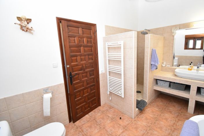 Image No.18-5 Bed Villa for sale