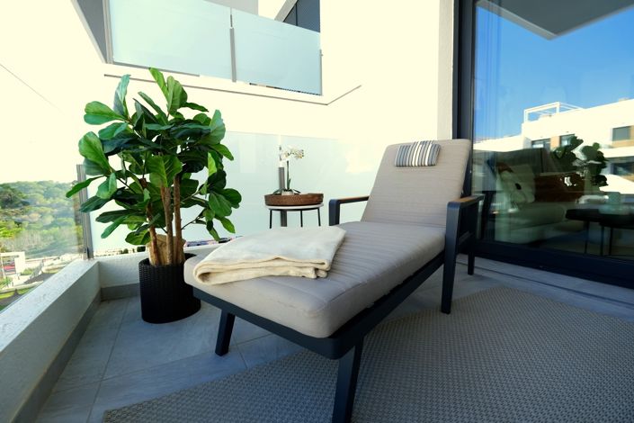 Image No.15-2 Bed Property for sale