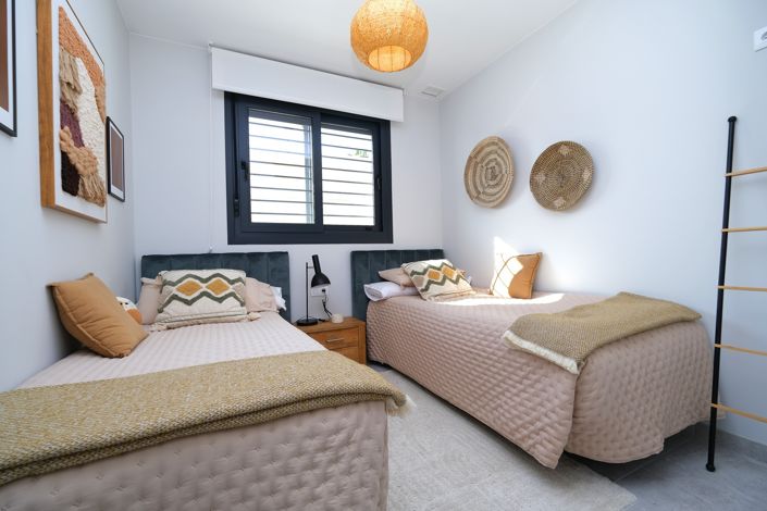 Image No.9-2 Bed Property for sale