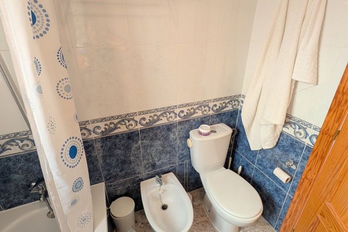 Image No.14-2 Bed Townhouse for sale