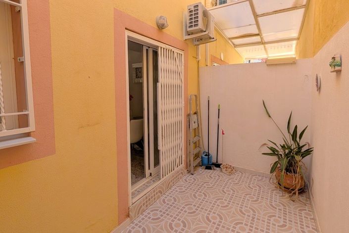 Image No.17-2 Bed Townhouse for sale