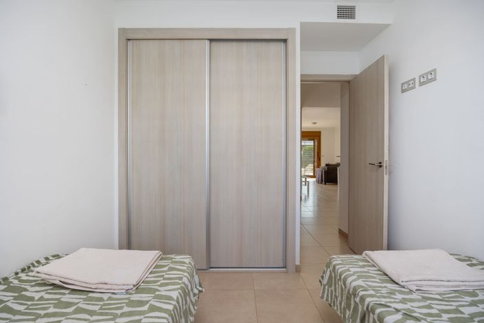 Image No.15-2 Bed Property for sale