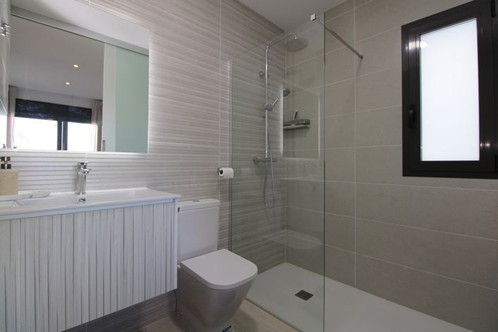 Image No.13-3 Bed Property for sale