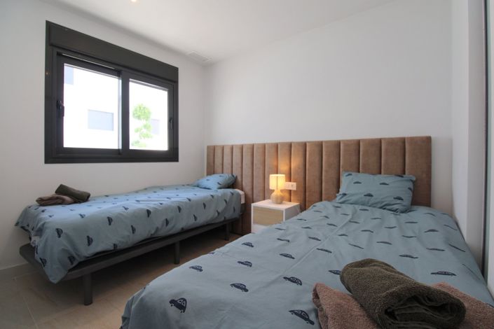 Image No.14-3 Bed Townhouse for sale
