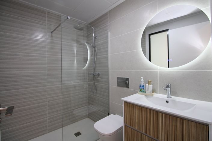 Image No.15-3 Bed Property for sale