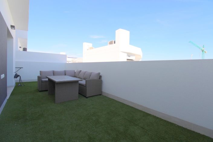 Image No.17-3 Bed Townhouse for sale