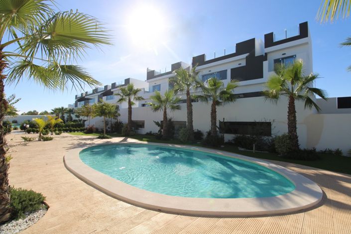 Image No.25-3 Bed Property for sale