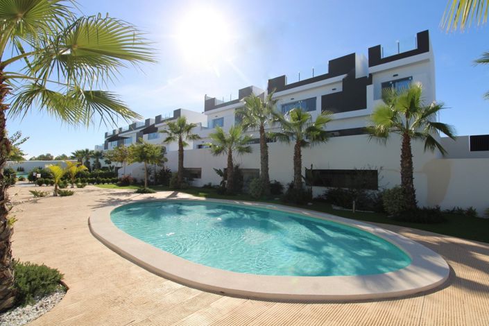 Image No.25-3 Bed Townhouse for sale