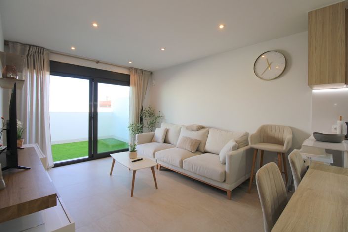 Image No.3-3 Bed Property for sale