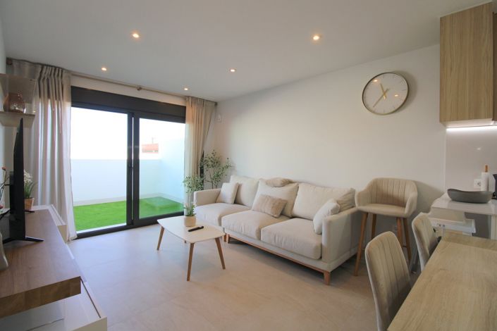 Image No.3-3 Bed Townhouse for sale
