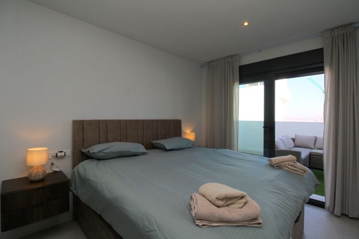 Image No.4-3 Bed Townhouse for sale