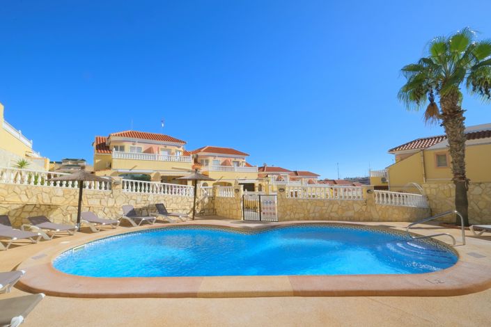 Image No.2-3 Bed Townhouse for sale