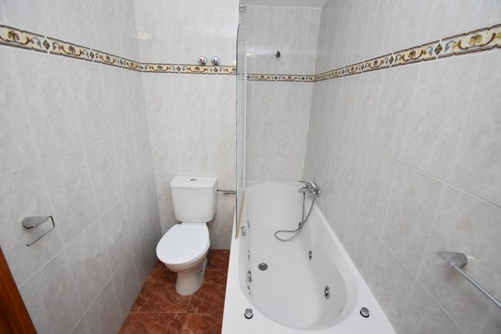 Image No.11-3 Bed Townhouse for sale