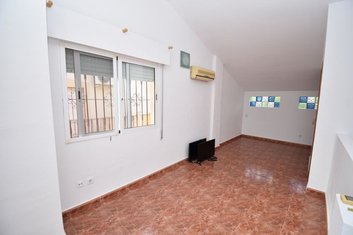 Image No.13-3 Bed Townhouse for sale