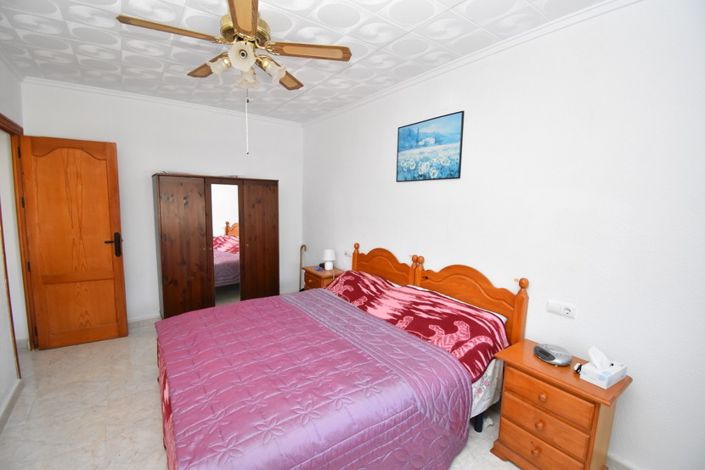 Image No.10-3 Bed Villa for sale