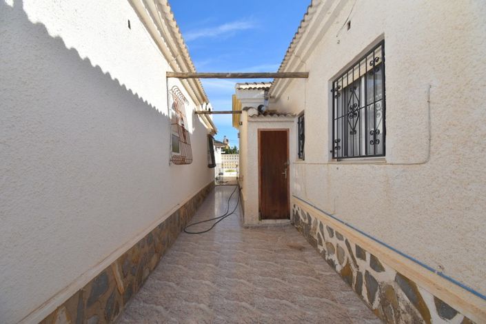 Image No.17-3 Bed Villa for sale