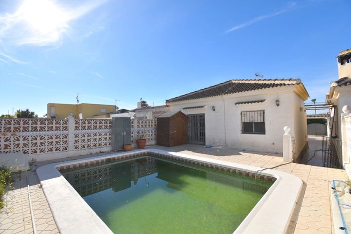 Image No.2-3 Bed Villa for sale